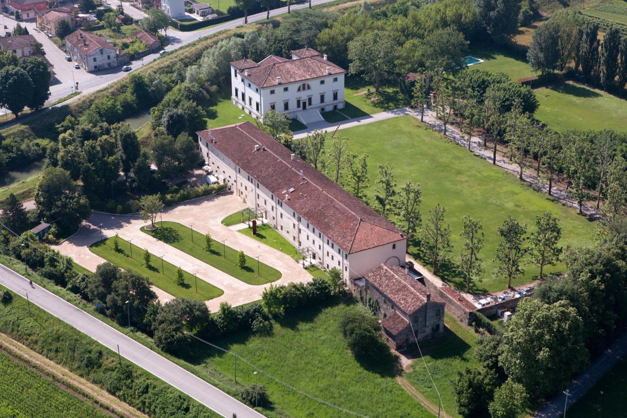 La Barchessa Di Villa Pisani Lonigo Luaran gambar