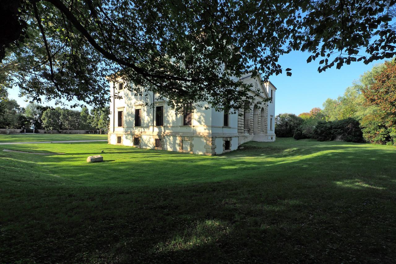 La Barchessa Di Villa Pisani Lonigo Luaran gambar